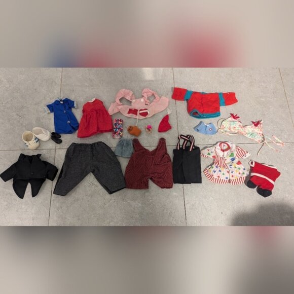 Large Lot of Vintage Doll Clothes - Picture 2 of 2